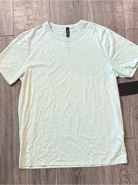 lululemon athletica Unisex Size L - Short Sleeve Tee - Light Mint